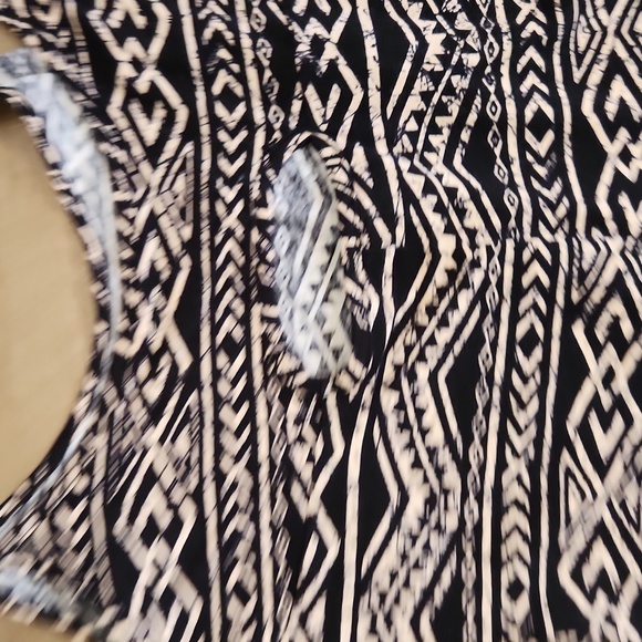 Long a line tank dress rayon knit ethnic print juniors size large. - Picture 4 of 4